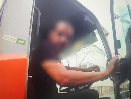 מטאטא הרחובות בתל אביב התברר כשוהה בלתי חוקי מרמאללה