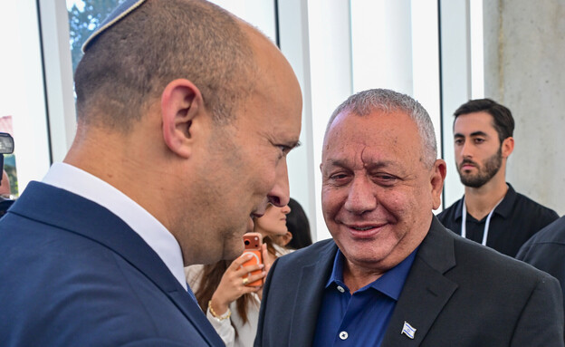 גדי איזנקוט, נפתלי בנט גדי איזנקוט, נפתלי בנט