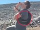 מוט ההליכה ננעץ בגופו – והוא צעד 16 קילומטרים כדי לקבל עזרה