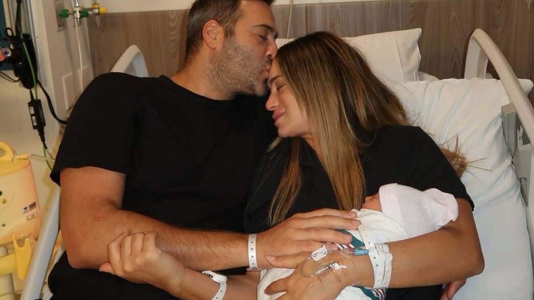 נועה בני ובעלה הביאו לעולם בן בכור נועה בני ובעלה הביאו לעולם בן בכור
