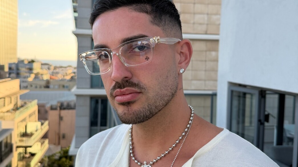 עומרי פרץ (עומרי קוסמטיקס) עומרי פרץ (עומרי קוסמטיקס)