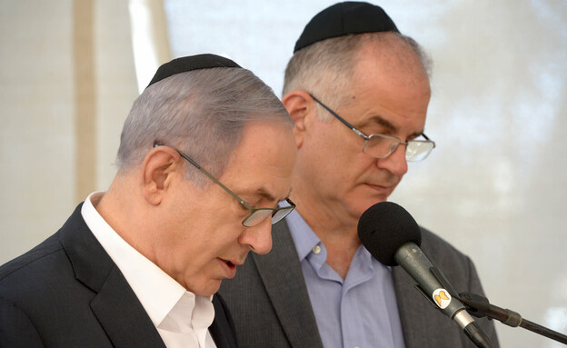 עדו נתניהו ובנימין נתניהו באזזכרה ליוני נתניהו, 2015