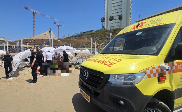 זירת האירוע בה נמשה גבר כבן 40 מהמים בהרצליה (צילום: תיעוד מבצעי מד"א)
