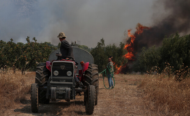שרפות ביוון (צילום: Reuters)