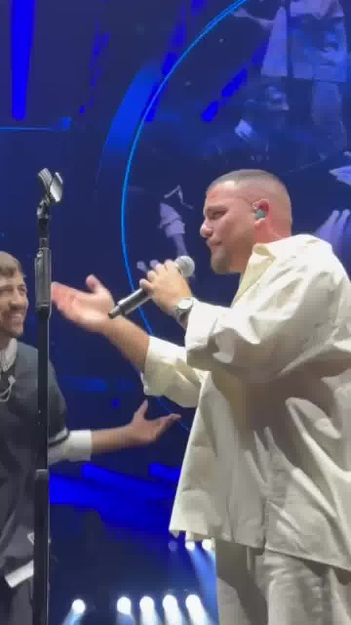 ששון שאולוב מארח את רואי אדם בהיכל מנורה עם הלהיט של הרגע - "אבי הטחול" לראשונה על הבמה