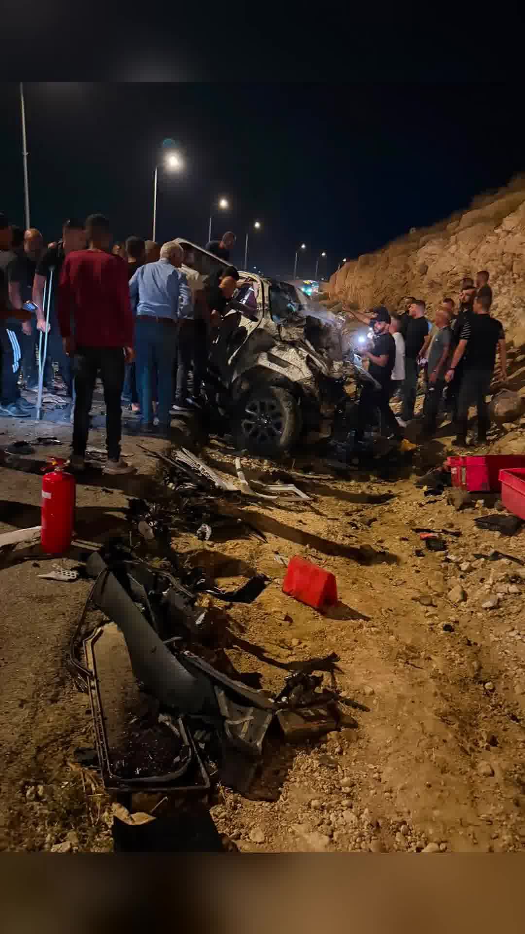 פצוע אנוש, קשה ובינוני בתאונת דרכים קשה בכביש 80 סמוך לצומת מל ערד, צוותי מד"א במקום