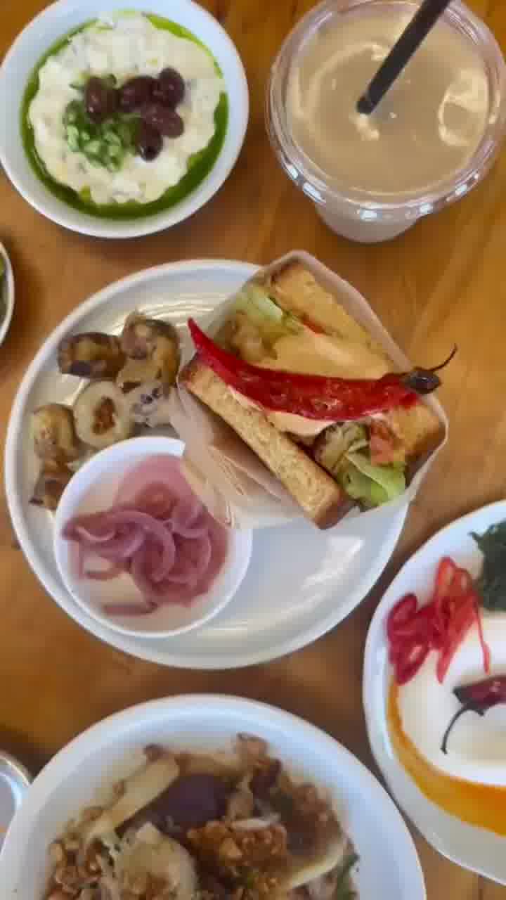 זה הבופה בוקר-צהריים הכי טעים, נעים וכיפי בארץ