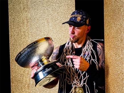 “אלוף עולם מגיע לישראל“ (FIBA) “אלוף עולם מגיע לישראל“ (FIBA)