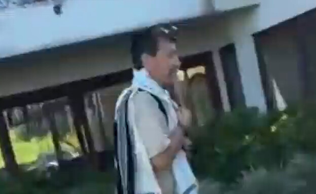 האדמה רועדת בזמן התפילה בבית כנסת בקולומביה