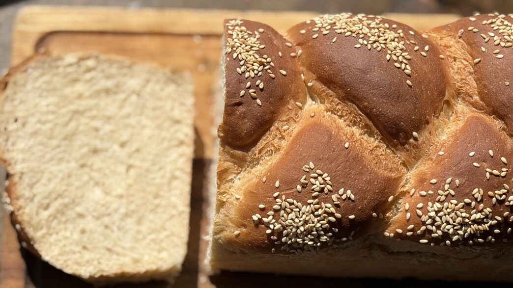 חלת כוסמין לבן בתבנית קסטן חלת כוסמין לבן בתבנית קסטן