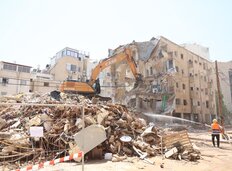 תמונה מאירוע ההריסה של המבנה בבני ברק שנפגע כתוצאה מטיל איראני