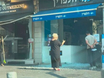 פרצו לחנות משקפיים - וגנבו סחורה במאות אלפי שקלים