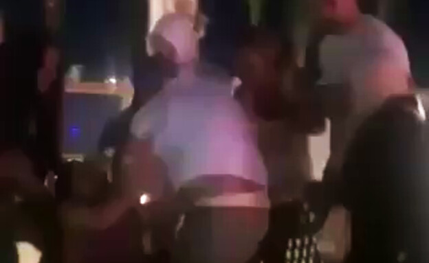 מאמן נבחרת הכדורגל, חוסאם חסן, התעלף במהלך עימות בין אשתו לגרושתו