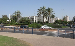 כיכר הגיבורים בעבר (צילום: אורי, ויקפדיה, צילום)