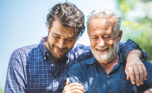 אבא ובן (צילום: Chokniti-Studio, shutterstock)