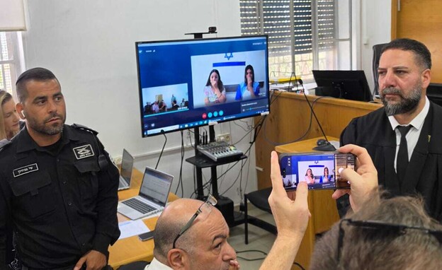דיון הקראת כתב האישום של אגם צרפי ושילת חוטה דיון הקראת כתב האישום של אגם צרפי ושילת חוטה