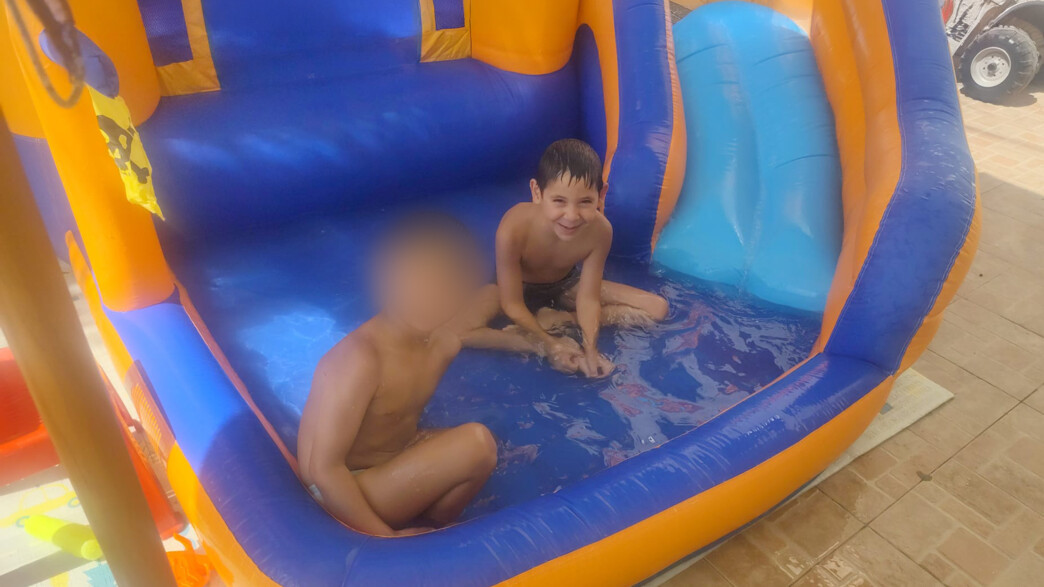 התמונה האחרונה של הלל מרדכי דדון ז"ל עם בן דודו התמונה האחרונה של הלל מרדכי דדון ז"ל עם בן דודו