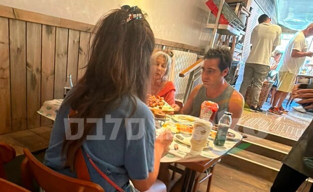 אביב גפן פפרצי מסעדה (צילום: mako)