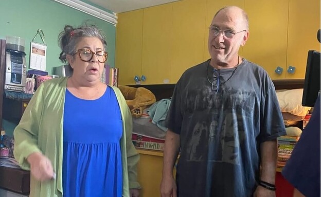 מתוך צילומי הסדרה "בודקת" מתוך צילומי הסדרה "בודקת"
