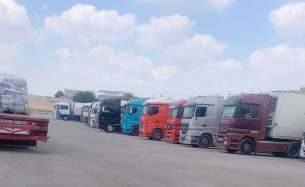 עומס במעבר הגבול עם ירדן (צילום: שימוש לפי סעיף 27א' לחוק זכויות יוצרים) עומס במעבר הגבול עם ירדן (צילום: שימוש לפי סעיף 27א' לחוק זכויות יוצרים)