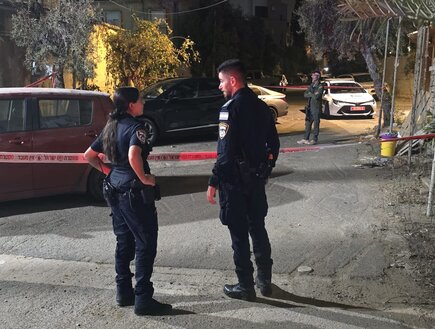 אם ובתה נדקרו ברמלה: קרוב משפחתן נעצר