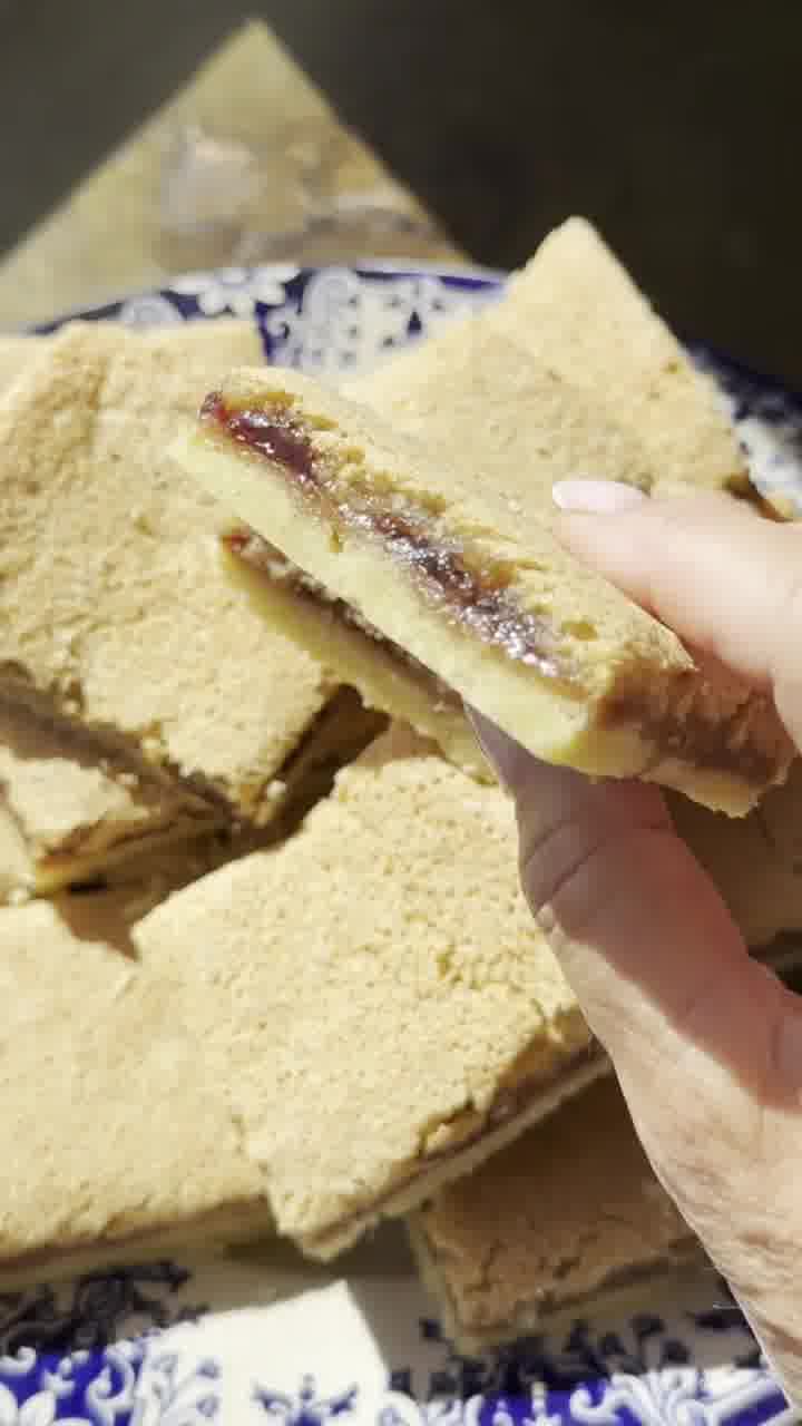 חיתוכיות ריבה ושקדים מהחלומות שלכם