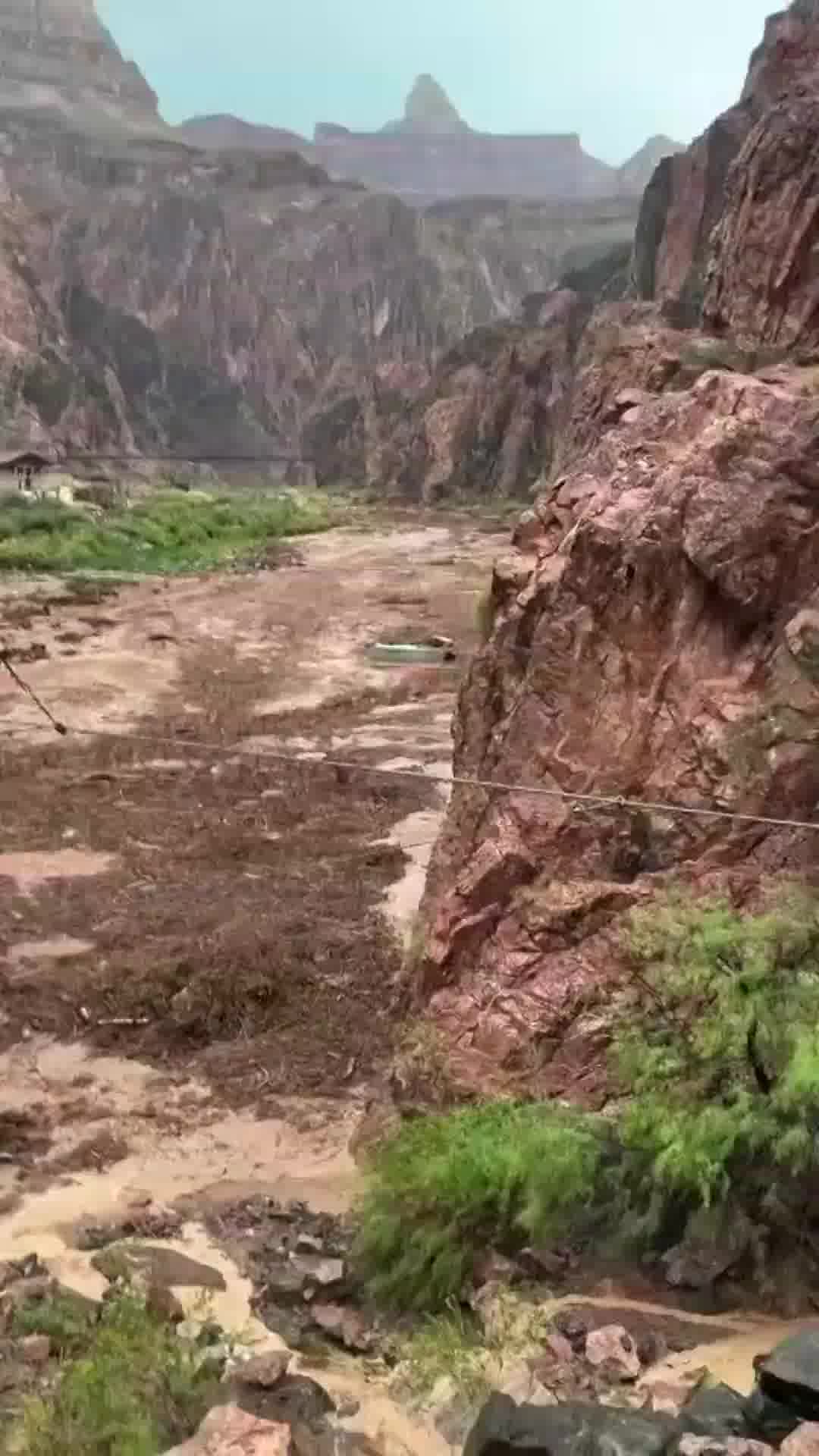 הפארק הלאומי גרנד קניון באריזונה: לפחות 20 בני אדם נעדרים בעקבות שיטפונות פתאומיים במקום