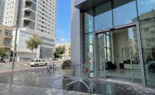 Copy of עגלת סופר נטושה (AI: מאקו)