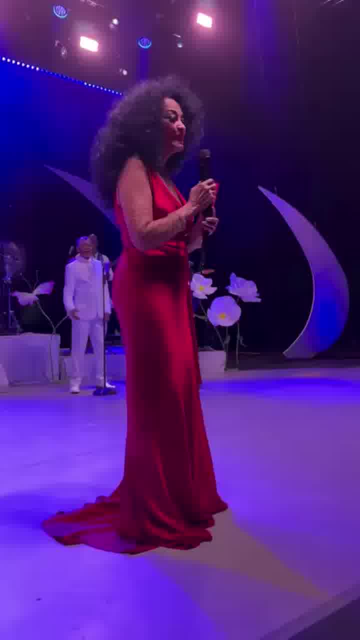 המעריצה שהצליחה להפתיע את דיאנה רוס. מתי דואט?