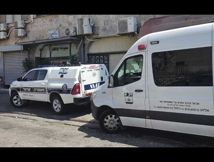 השכן הבחין שהוא לא זז: גבר נמצא מת במרפסת ביתו באשקלון