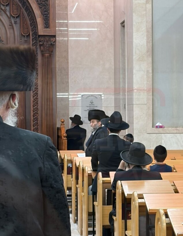 משה גפני בסליחות הזמן ההודעה על ההדחה משה גפני בסליחות הזמן ההודעה על ההדחה