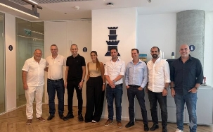 חתימת העסקה (צילום: באדיבות מגדל)