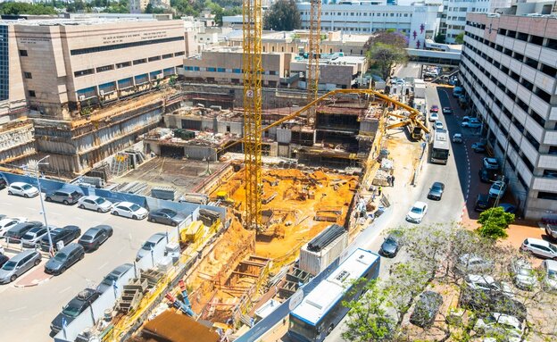 מבנה ההנהלה והפגיה בתל השומר  (צילום: מור שקיפי לאטי)