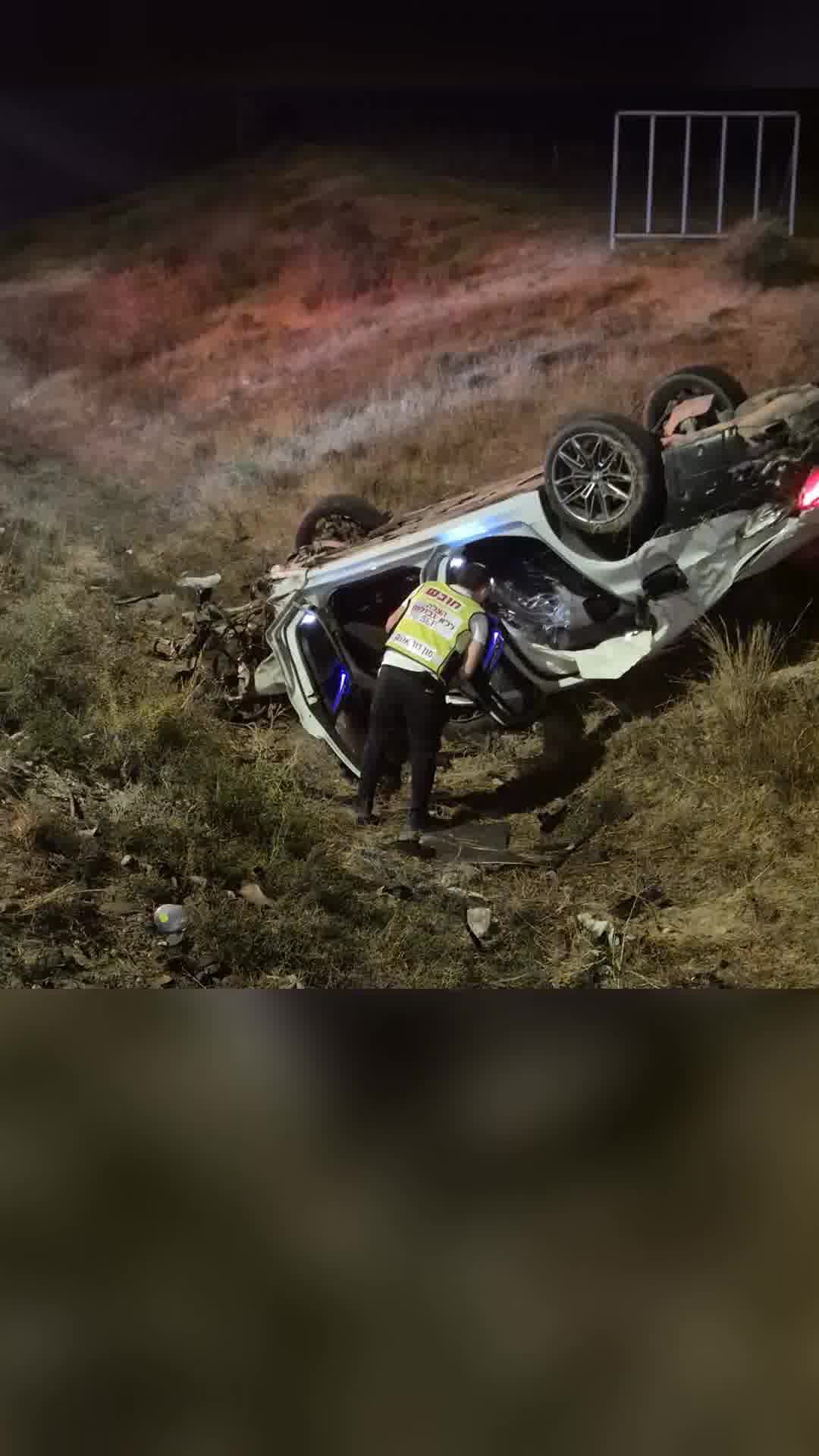 ארבעה בני אדם נפצעו בתאונת דרכים בכביש 40 סמוך למחלף דבירה