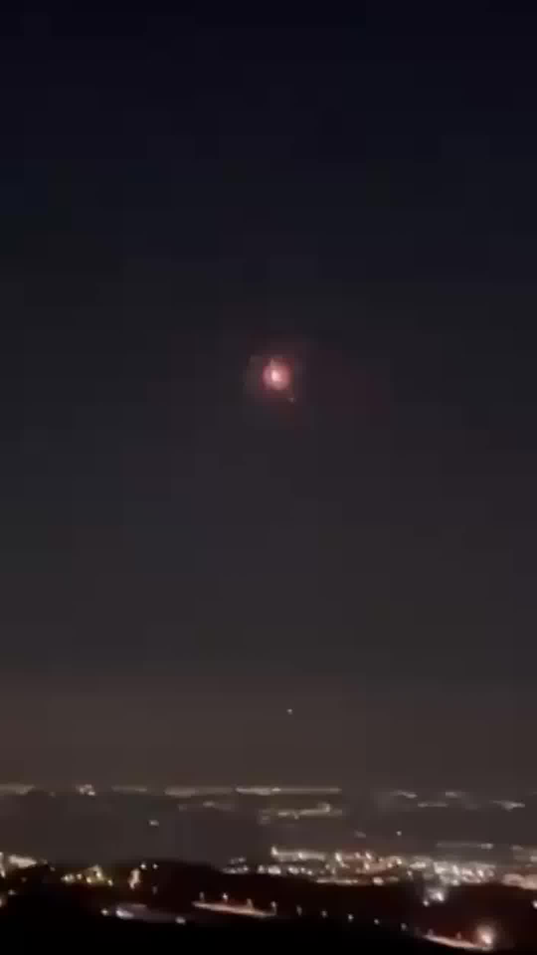 פיצוצים נשמעו הלילה גם באזור בחריין בעקבות התקיפות של איראן