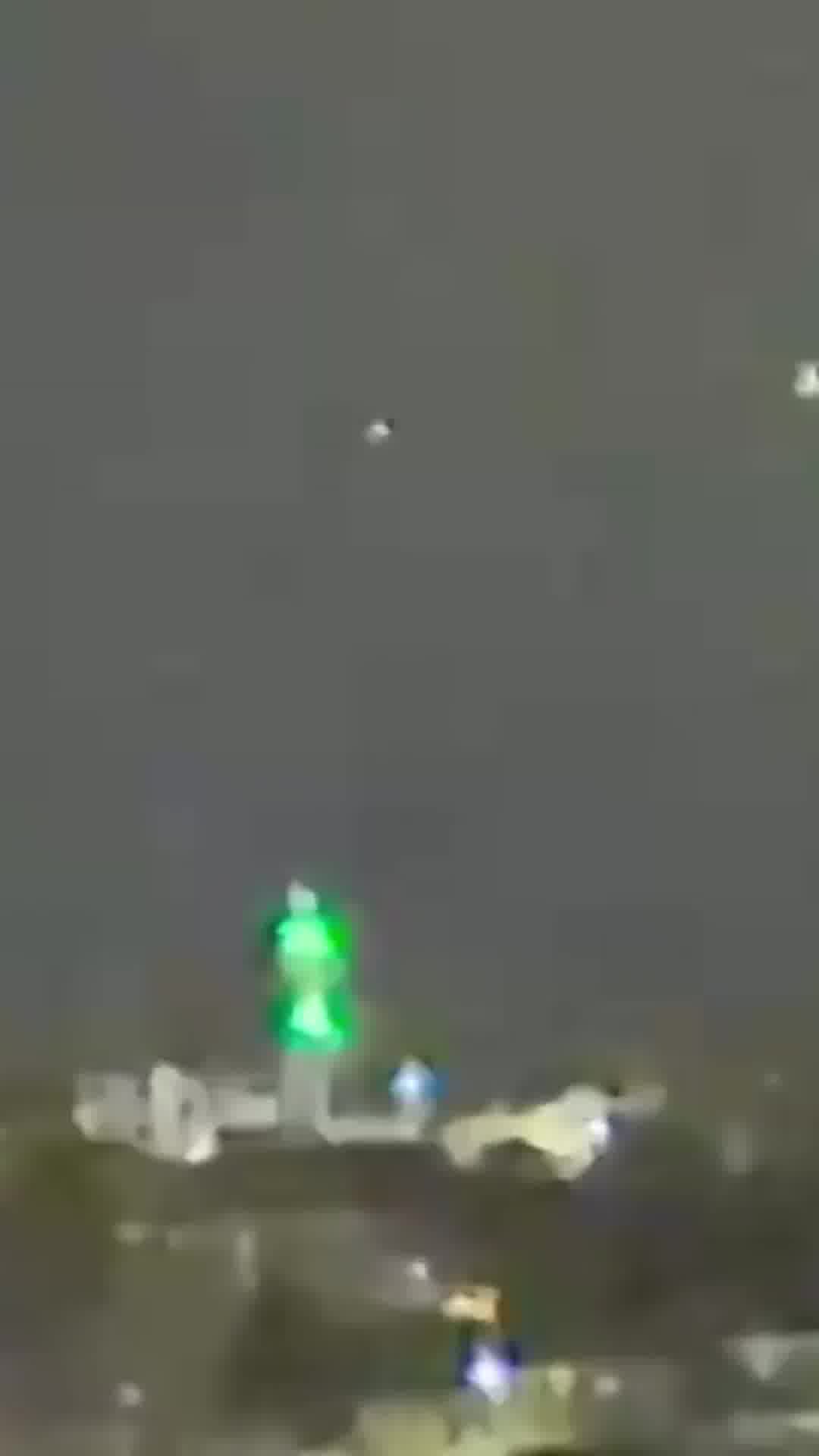 איראן שיגרה טילים לעבר בסיסים אמריקאיים בירדן: תיעוד פיצוצי היירוטים שנראים גם מאילת
