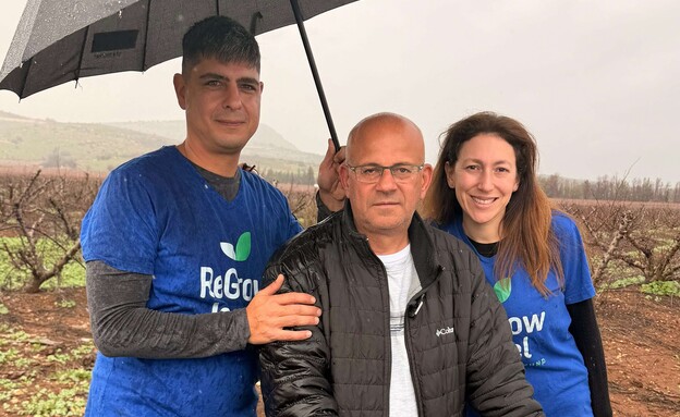 אבי סבגי עם מתנדבי ReGrow