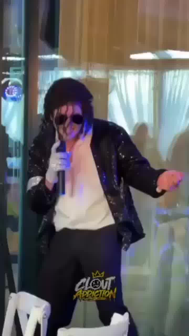 לא ברור מי פגע בו... אולי זה היה פושע חלקלק