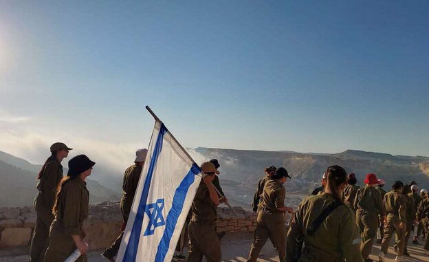 חניכי גרעין צבר חניכי גרעין צבר