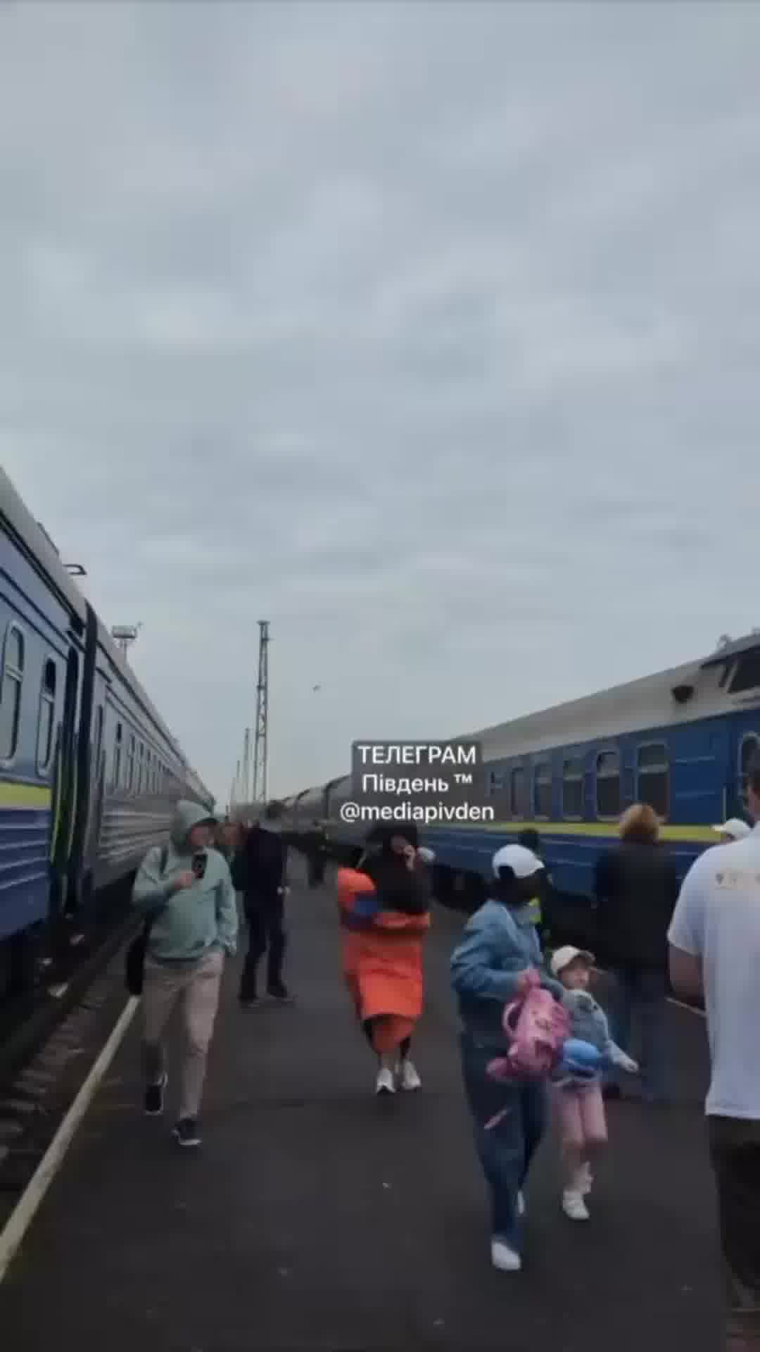 רגע פגיעת הכטב״ם הרוסי בקטר הרכבת סמוך לגבול פולין
