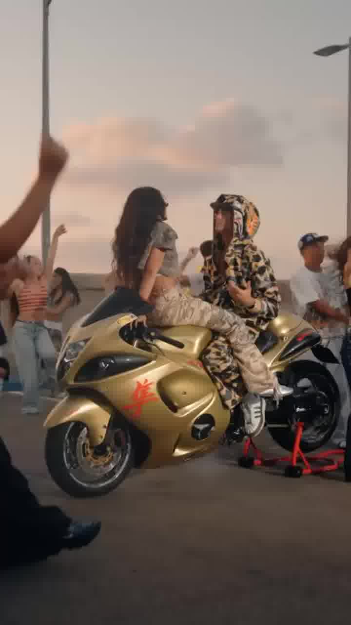 פותח שנה בשיר: אייל לוי שחרר את הסינגל החדש שלו ״דינג דונג״