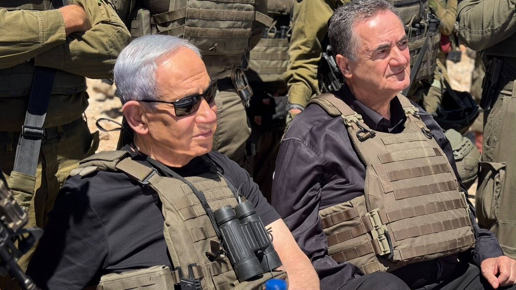 ראש הממשלה ושר הביטחון בביקור בכתר החרמון בסוריה ראש הממשלה ושר הביטחון בביקור בכתר החרמון בסוריה
