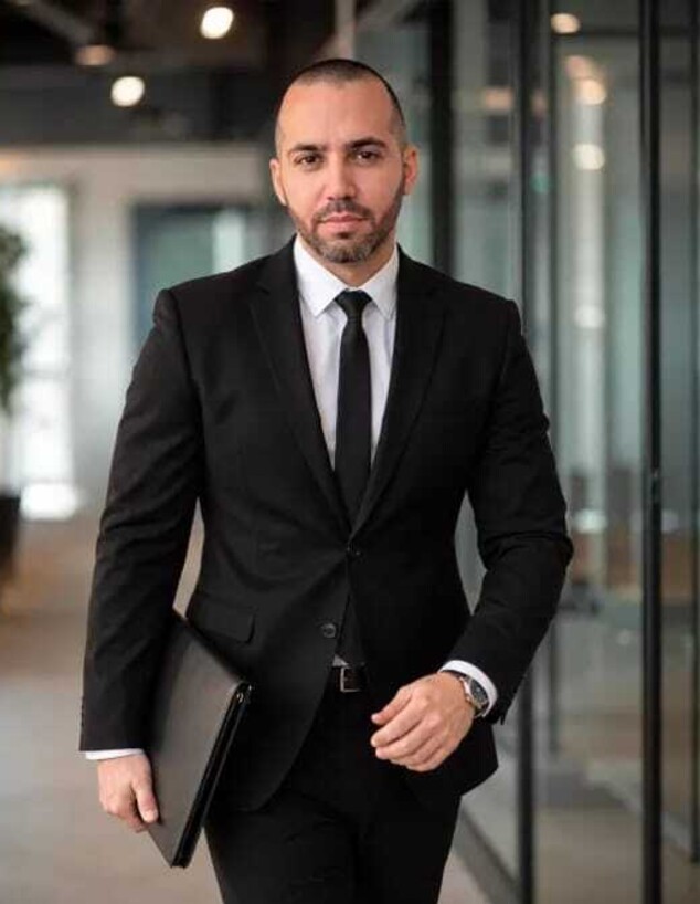 עו"ד אופיר שטרנברג עו"ד אופיר שטרנברג