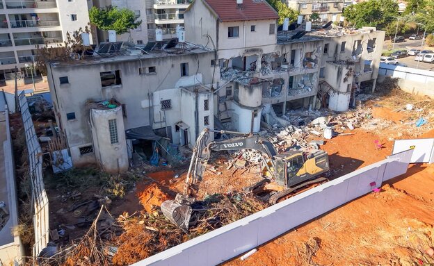 ההריסה הוד השרון בן שלום (צילום: ינאי אלפסי, יחסי ציבור)