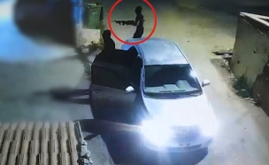 יורדים מהרכב - ופותחים באש