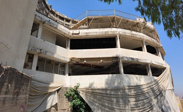 חלונות מלון גרנד רומנו טבריה חלונות מלון גרנד רומנו טבריה