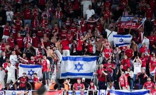 דגלי ישראל ביציע ב"ש מול זאגרב (GETTY) (צילום: ספורט 5) דגלי ישראל ביציע ב"ש מול זאגרב (GETTY) (צילום: ספורט 5)