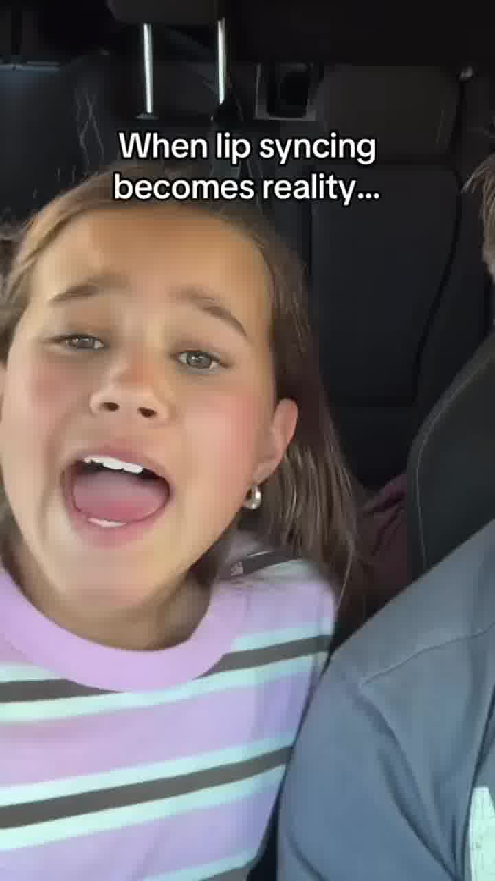 מייסי גריי הגיעה למושב האחורי של בן וזארה
