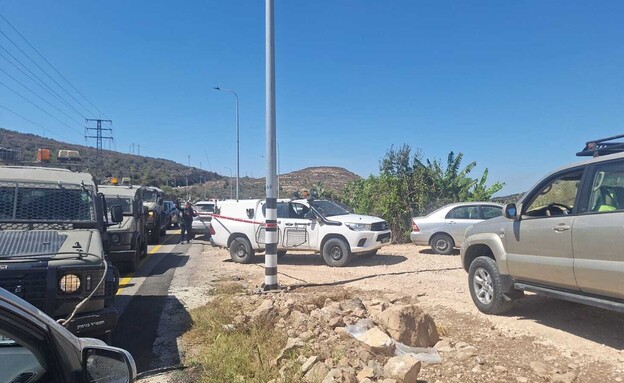 כוחות בזירת הפיגוע בנווה צוף כוחות בזירת הפיגוע בנווה צוף