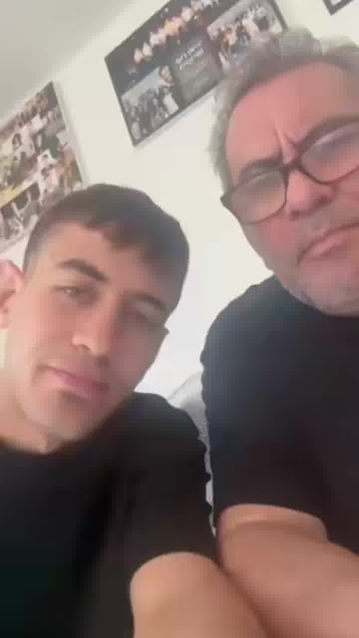 ששון שאולוב התחיל ללמוד משחק אצל השחקן אייל רוזלס